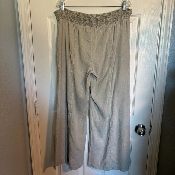 XCVI Coastal Minimalist Linen Blend Wide Leg Smocked Waist Light Grey Medium